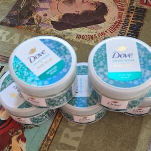 Dove Limited Edition,Winter Mint Body Scrub - 3.5 oz Lot Of 5. New.